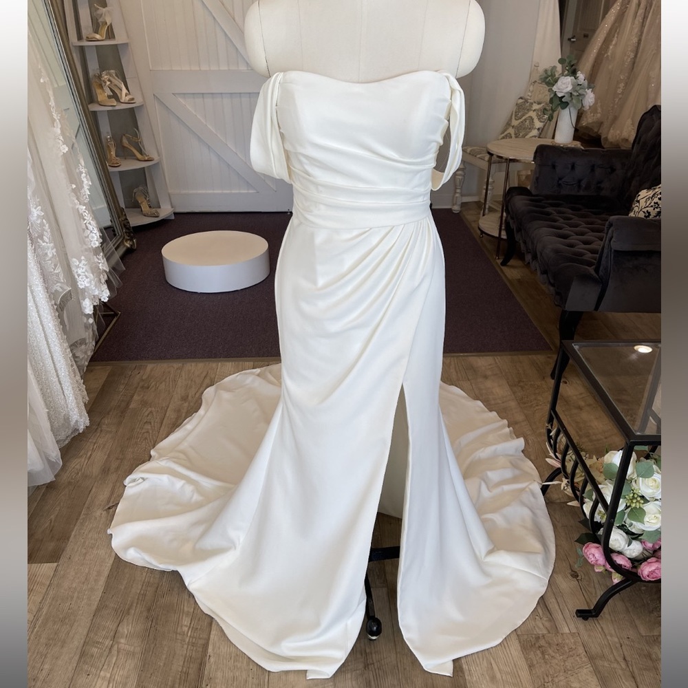 Kenneth Winston Bianca Wedding Dress Size 12 NWT